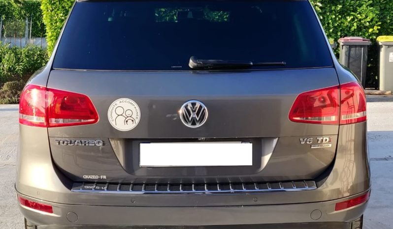 
								Volkswagen Touareg 2012 full									